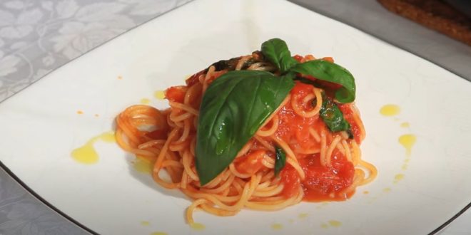 Pâte à la sauce au basilic et aux tomates